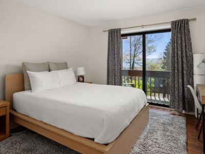 41 Summit Condo Near Mountain Shuttle by RedAwning