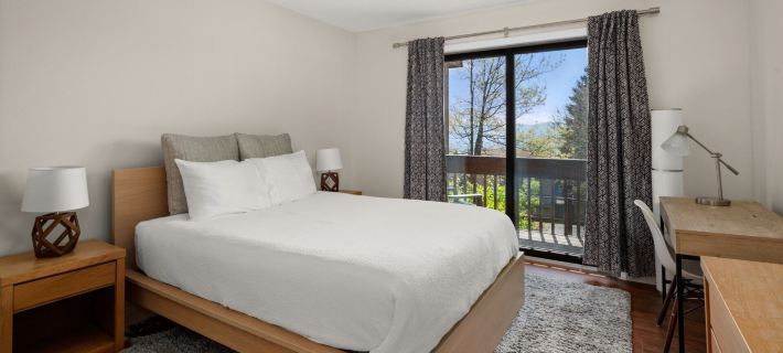 41 Summit Condo Near Mountain Shuttle by RedAwning Hotéis em Warren