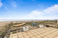 The Coastal Crab - Family-Friendly Three-Bed Beach House in Pevensey