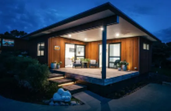 Guesthouse on Queens Hotels near Little Oneroa Beach