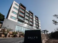 Sally's Jeju Hotels near Aewol