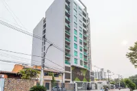 Hestia at Agora Villamorra Hotel a 