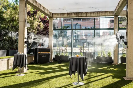 Tach Madrid Airport Отели рядом с достопримечательностью «Puesta De Sol Paracuellos-Torres Madrid»