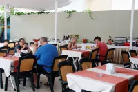 نرجس أبارت هوتل - غرفة مطلة على الجبل
