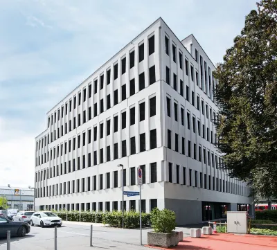 B_Smart Motel Landquart Отели в г. 