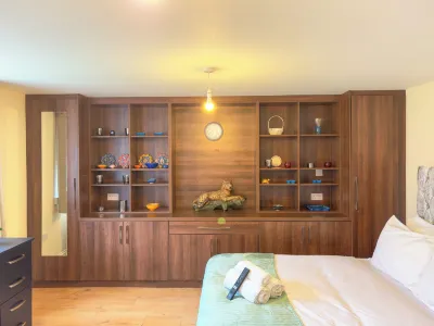 Heathrow Lodge B&B Hotels in Harlington