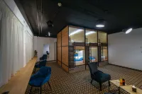 Chors Like a Hotel - Hostel