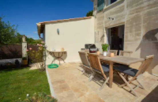 3-bedroom villa with private pool and AC