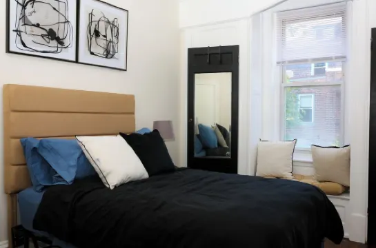 Charming 3-bedroom house in welcoming Philadelphia with AC, WiFi