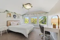 6BR Midtown Escape - Perfect for Groups, Sleeps 12 리노 호텔