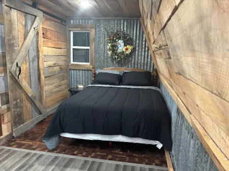 Peaceful secluded cabin located near Horseshoe Lake Отели в г. Alexander County