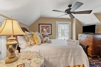 Entire home located in  Midway, ky. Hotel a Midway