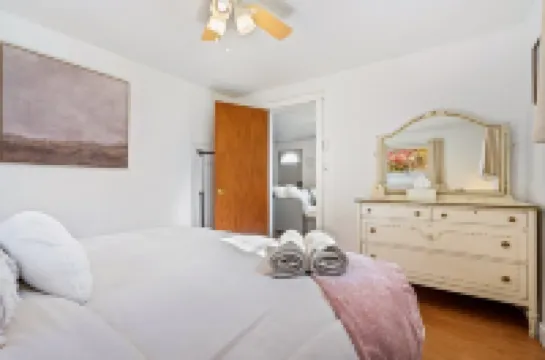 Salt Box by the Sea: Water View - Charming 3-bedroom Cottage in Wells!