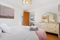 Salt Box by the Sea: Water View - Charming 3-bedroom Cottage in Wells!