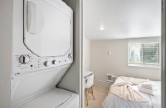 Karmen’s Lake Cottage C