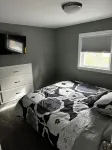Charming Lake Erie front 2-bedroom house with hot tub in lovely Conneaut
