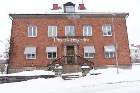 Västerhöjdsgården Отели в г. Шёвде