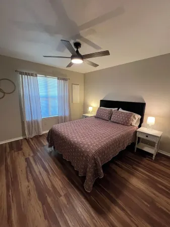 Charming 2-bedroom 2 bath duplex in the heart of Tyler! Отели в г. Тилер