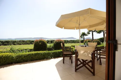 Seaside Gialova - parking