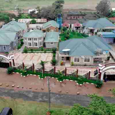 La'Tonna Safari Hotel Hotel Exterior