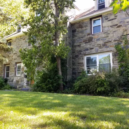 Fairmount House Отели рядом с достопримечательностью «Музей Пожалуйста Попробуй»