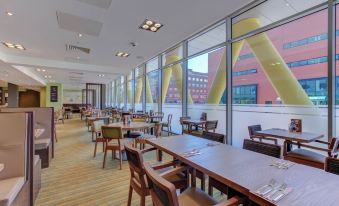 Premier Inn Cardiff Bay