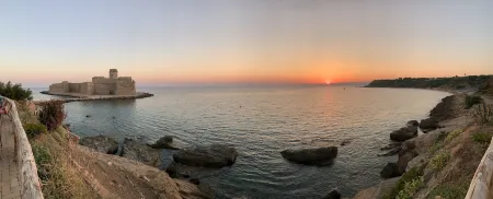 Four Winds Bed and Breakfast Отели в г. Изола-ди-Капо-Риццуто