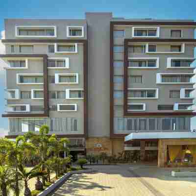 The Chandra Leela Hotel Exterior