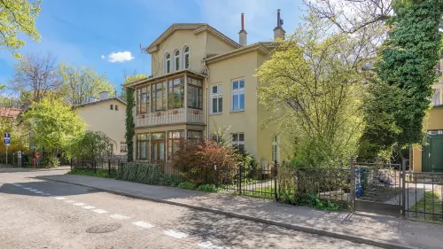 Majkowskiego II, Sun & Snow