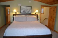 Locust Flats -  Pet-Friendly Mountain  Cabin =  Decks-Views-Firepit