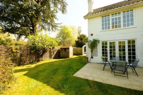 Riverwalk Apartment One Hotels in Datchet