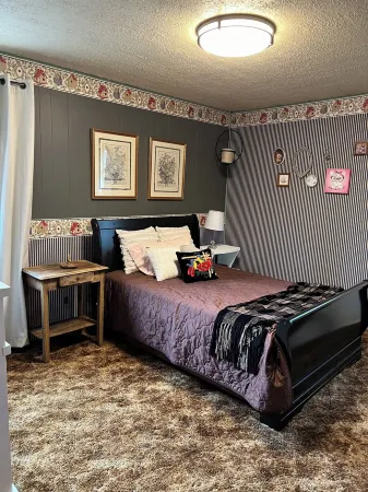 Spacious Lakeview Cabin Minutes from Private Beach