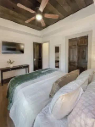 The Green Mountain-Newly Build Cabin with AC, WiFi in Greeneville-Family-Pets