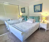 Hills Bed & Breakfast - Bed and Breakfasts