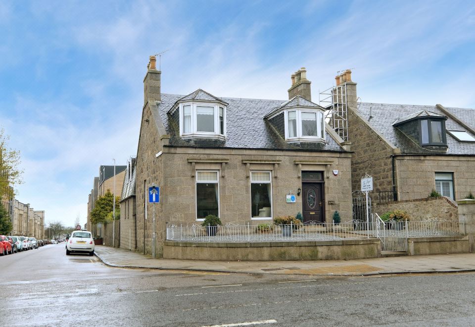 The Jays Guest House - Housity
