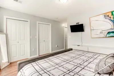 City Getaway: Elegant 3BR 2BA Patio Oasis Near NYC, EWR &American Dream Mall Các khách sạn gần New Jersey Performing Arts Center