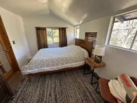 Panoramic Loft with Deck, Private Trails and Creek Hotels in Topanga