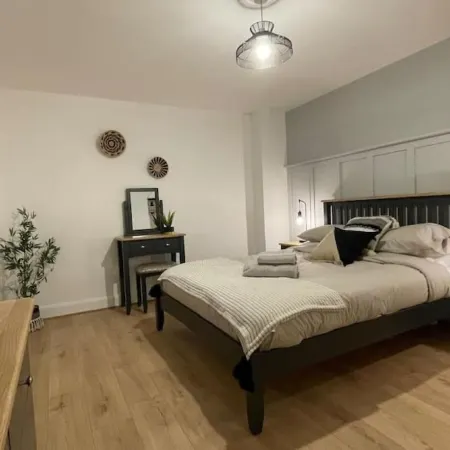 Harbourside, Luxury Two Bedroom Townhouse with Bike store – Sleeps 6 Отели в г. Вик