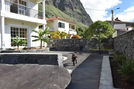 Mansion Almond - Sea, sun and a charming refuge!