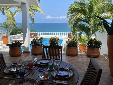 Casa Serena - Stunning Beachfront Villa Near Four Seasons Отели рядом с достопримечательностью «Playa punta mita»