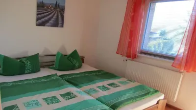 Child-friendly apartment with terrace, 800m to the beach Hotels near Naturstrand Gross Schwansee bei Kalkhorst