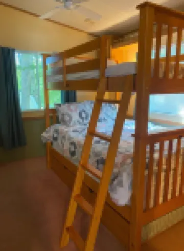 Cheerful cottage with All inclusive family fun! Hotels in Casco