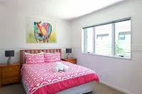 Impressive Rotorua Center Pad Hotels in Victoria