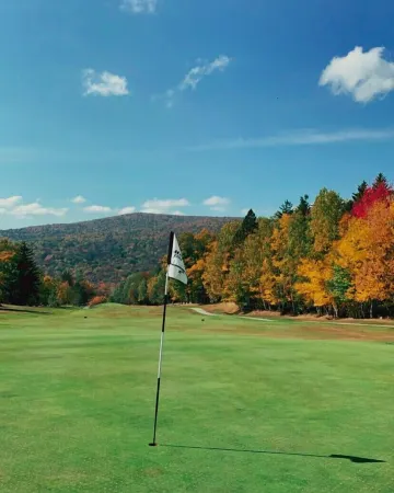 The  S T A C K  HAUS on golf course/10 mins to Lake Witingham <br>