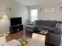 Cozy Cottage at Oak Creek Campground (pool, pet friendly, dog park, near Ark) Hotels in Walton