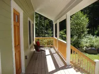 Gorgeous Newer Home on Mt. Desert Island, Minutes to Acadia Hotels in Tremont