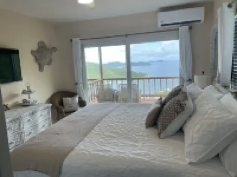 Now with solar!! Gorgeous Views From Every Room, Pool, AC, Caribbean Breezes Hôtels à : 