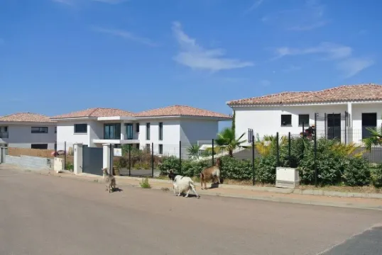 PORTICCIO NEW CONTEMPORARY VILLA PANORAMIC SEA VIEW HEATED POOL Hotels in Albitreccia