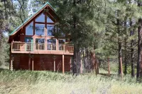 Quiet 1 BR + loft cabin great for weekend getaways & stargazing. Pet Friendly!