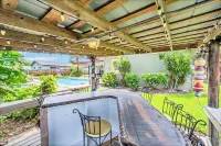 Wonderful Lake Front Pool Home East Boyton-TikiBar- Boat Deck- 5min Beach